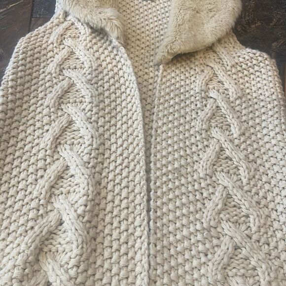 Anthropologie Lily’s Closet Ivory Sweater Vest With Faux Fur Collar Size S - Picture 9 of 15